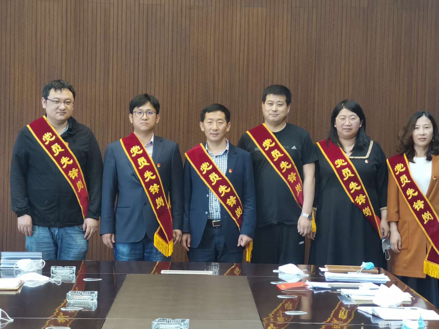 900×675